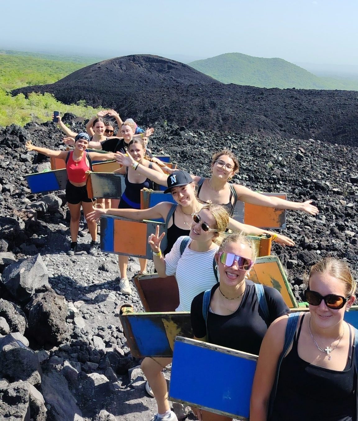 Students from different countries around the world on international exchange program complated the challenge on Cerro negro
